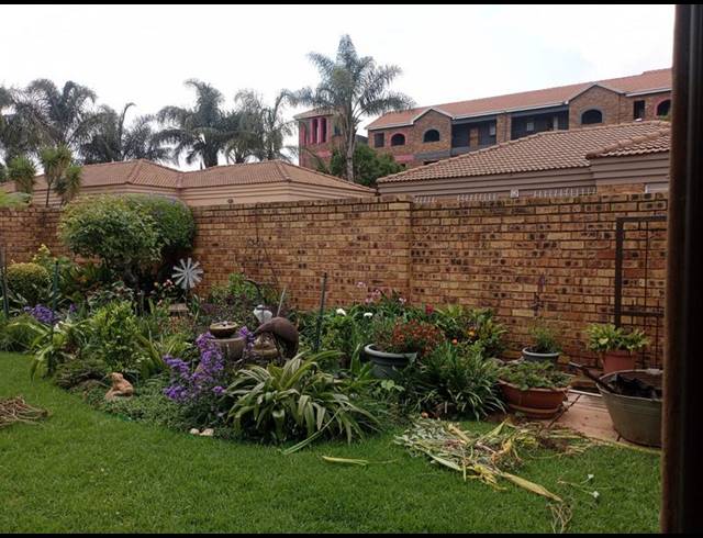 3 BEDROOM CLUSTER FOR SALE IN RAVENSWOOD